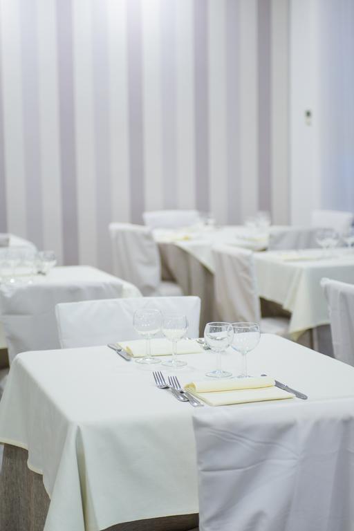 Hotel Falco Riccione Exterior foto