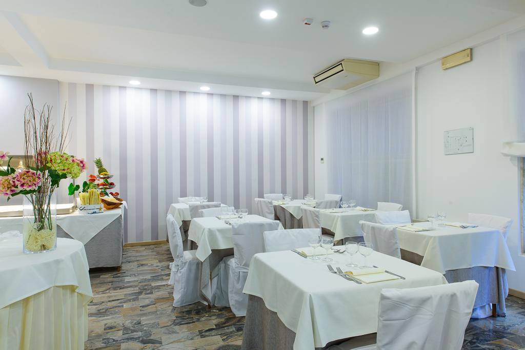 Hotel Falco Riccione Exterior foto