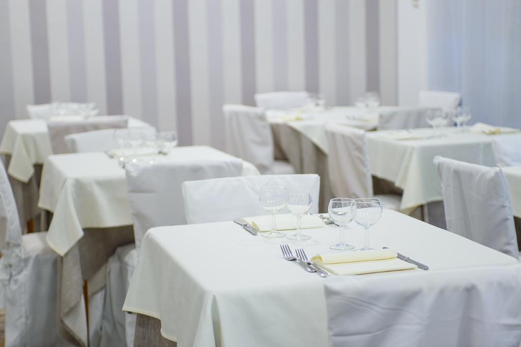 Hotel Falco Riccione Exterior foto